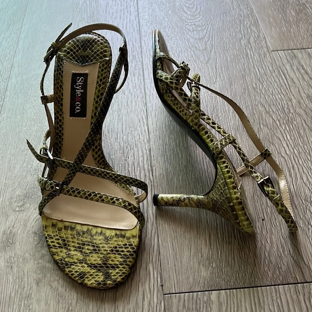 Snakeskin Leather Straps high heels vintage​